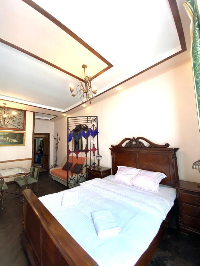 Квартира На Вулиці Лесі Українки 19 Lviv Ngoại thất bức ảnh
