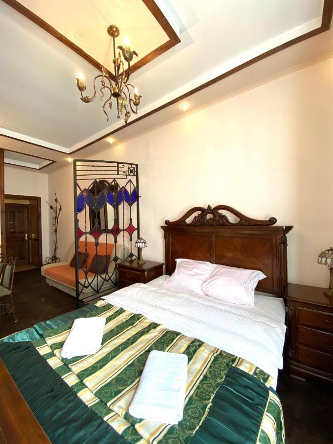 Квартира На Вулиці Лесі Українки 19 Lviv Ngoại thất bức ảnh