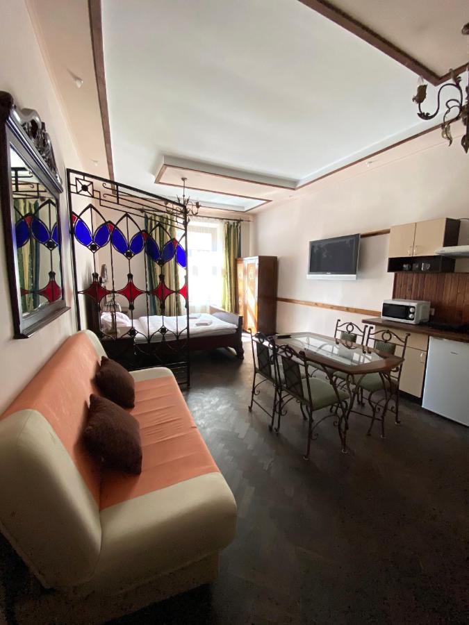 Квартира На Вулиці Лесі Українки 19 Lviv Ngoại thất bức ảnh