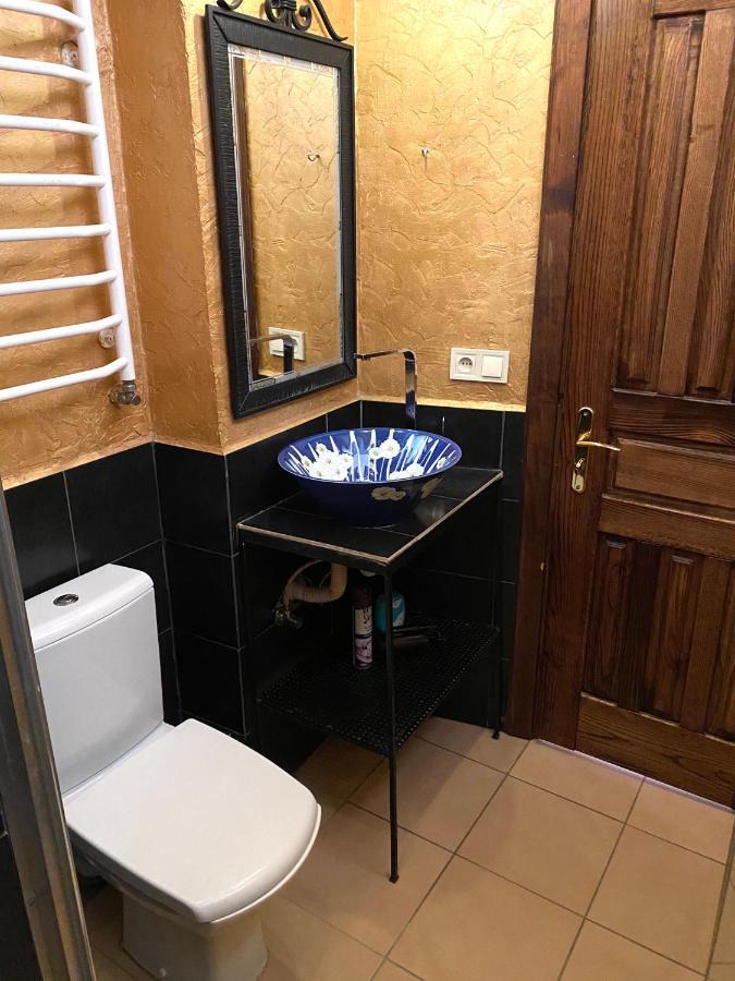 Квартира На Вулиці Лесі Українки 19 Lviv Ngoại thất bức ảnh