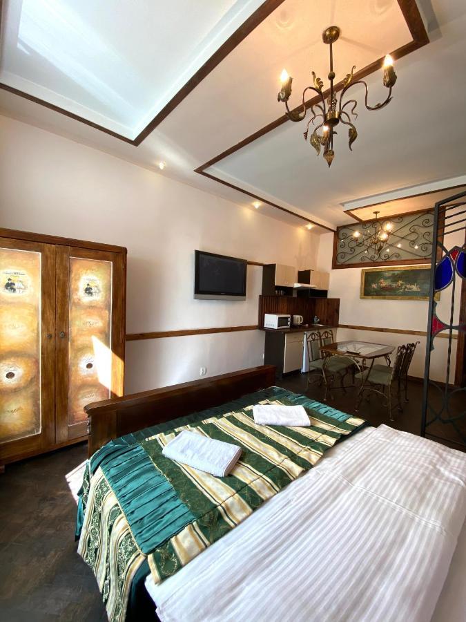 Квартира На Вулиці Лесі Українки 19 Lviv Ngoại thất bức ảnh