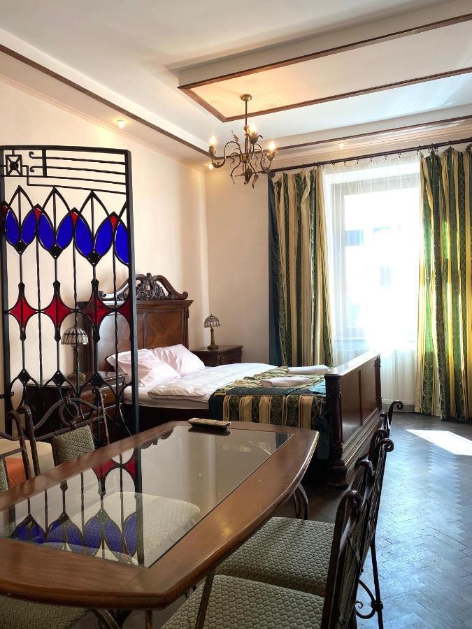Квартира На Вулиці Лесі Українки 19 Lviv Ngoại thất bức ảnh