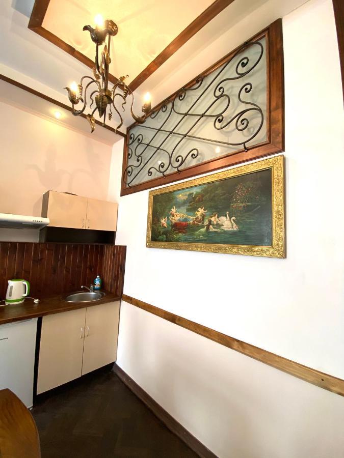 Квартира На Вулиці Лесі Українки 19 Lviv Ngoại thất bức ảnh